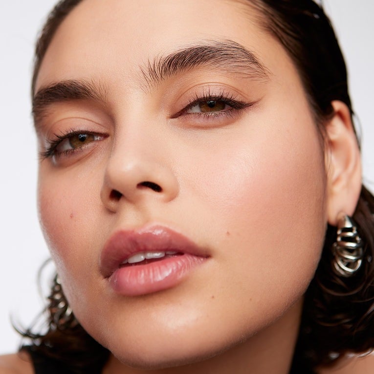 🔥Kaufen Sie 1, bekommen Sie 1 gratis🌟 【24H Lock】1440 Minuten schmutzabweisender Eyeliner | Präzise Definition, hält den ganzen Tag, schmutzabweisendes Make-up-Duo 🌟