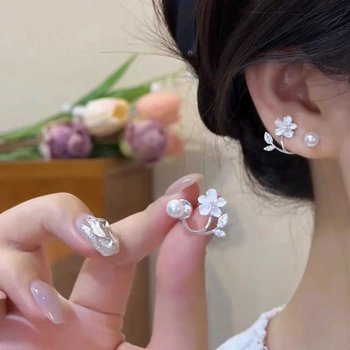 🎀Ethereal Blossom Ohrringe: Ohrringe aus Sterlingsilber mit Blumen und Perlen für Frauen