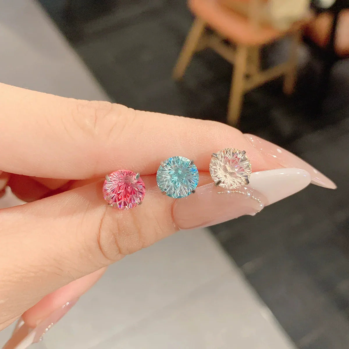 🌈Ohrringe aus Zirkonium-Titanstahl mit feuerwerksartigem Farbwechsel – angenehm zu tragen💫