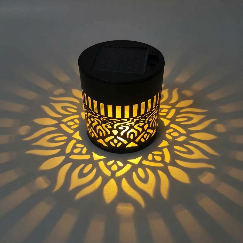 ☀️ Solar-Mandala-Leuchte für Garten und Terrasse – 2-in-1-Steh- und Wandleuchte – Dekorative Beleuchtung im Vintage-Look – Rostfrei und langlebig